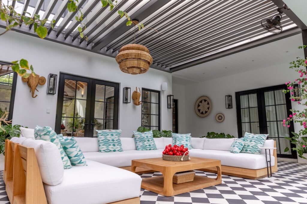 gray bronze r-blade pool chairs
