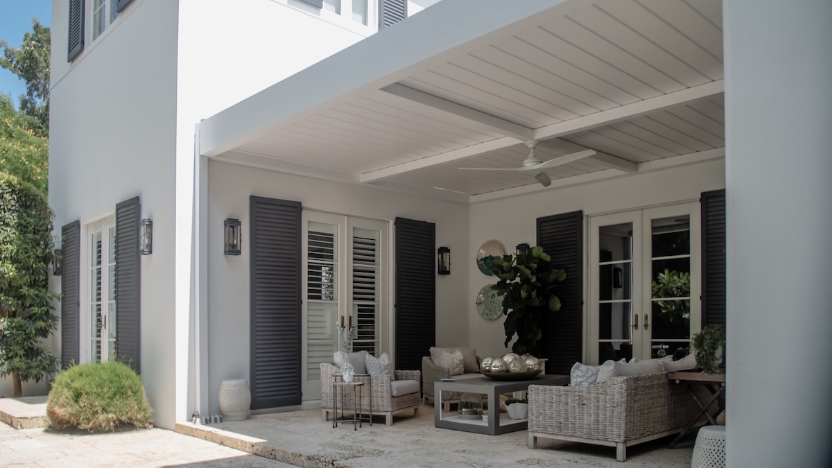 he patio district - white r-blade