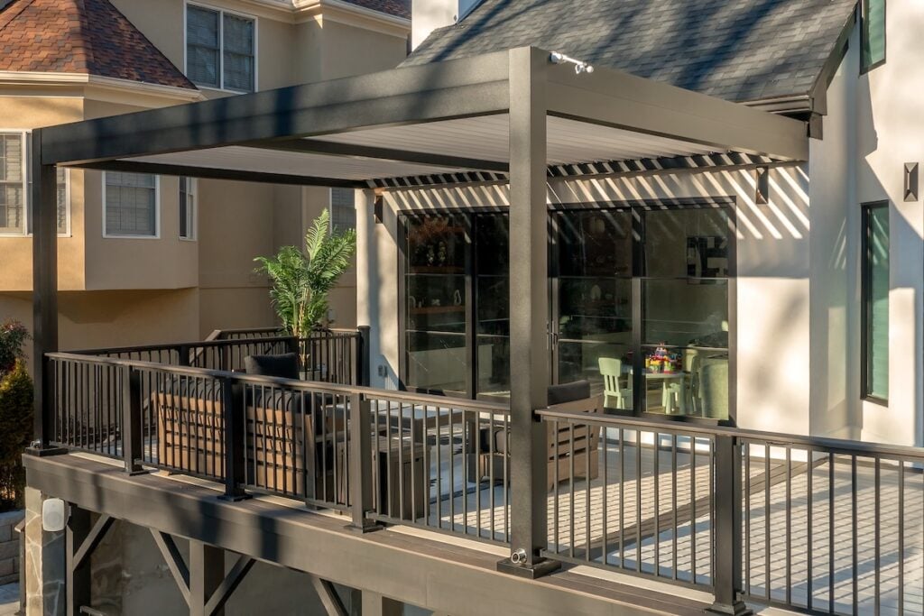 pergola with retractable roof