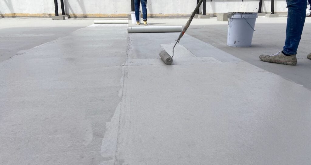 Reinforced plastic mesh for waterproofing on the roof, rubber roof or rubber coating.