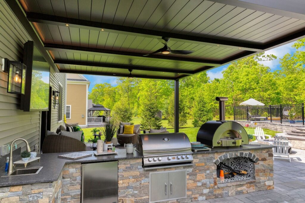 close aluminum pergola