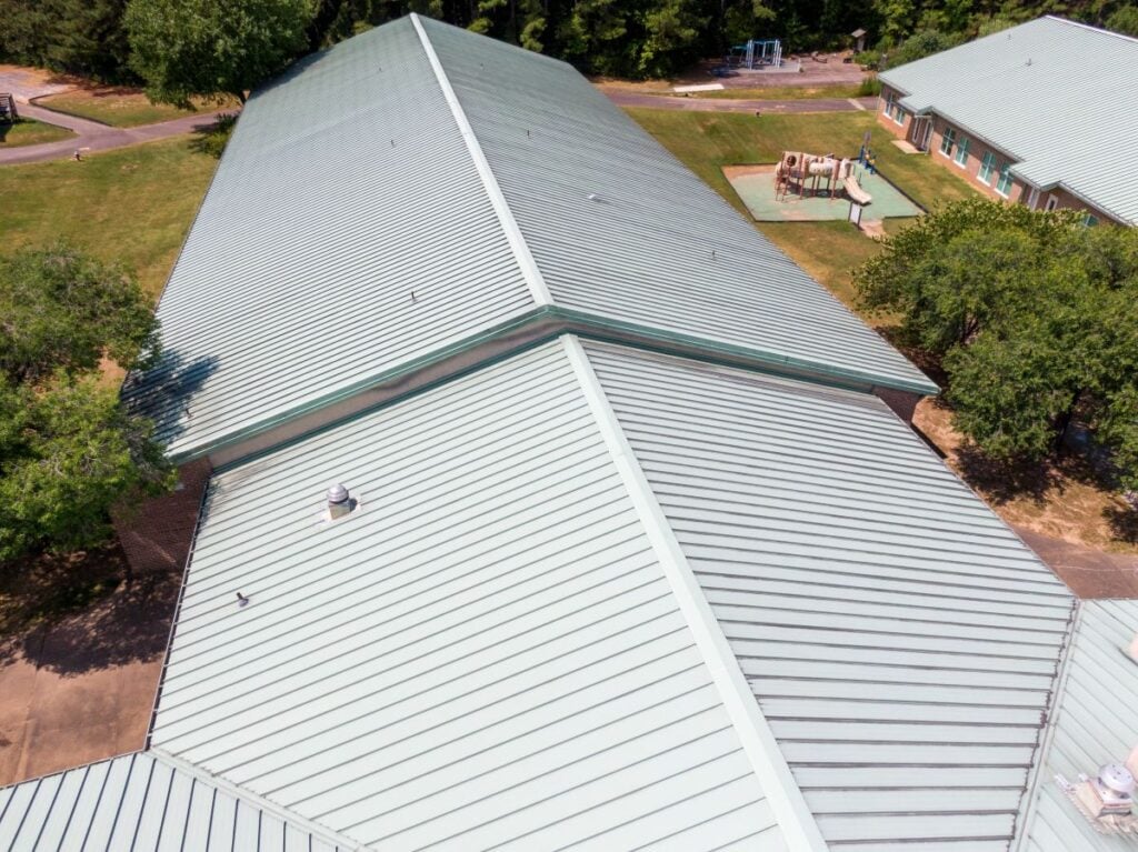 what is the best roofing system for commercial buildings in eau claire wi low slope metallic roof