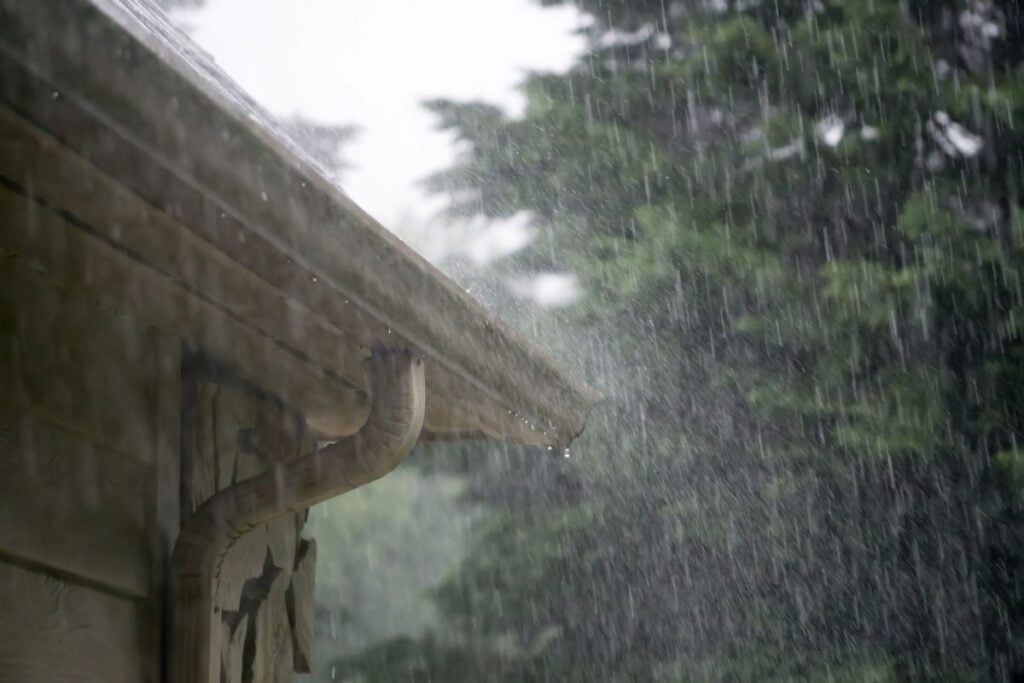 what is the best roofing system for commercial buildings in eau claire wi heavy rain water system